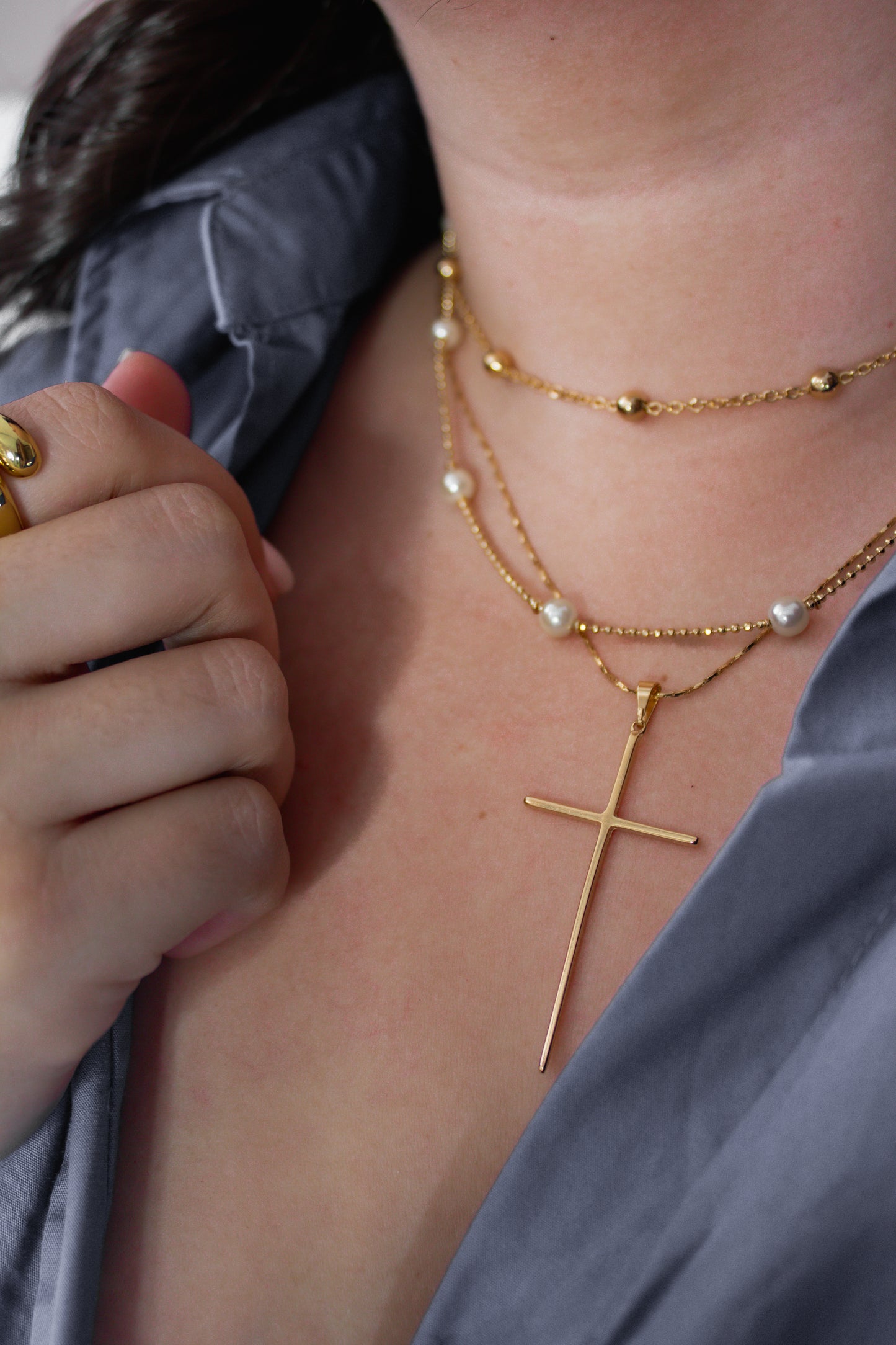 Liv Thin Cross necklace