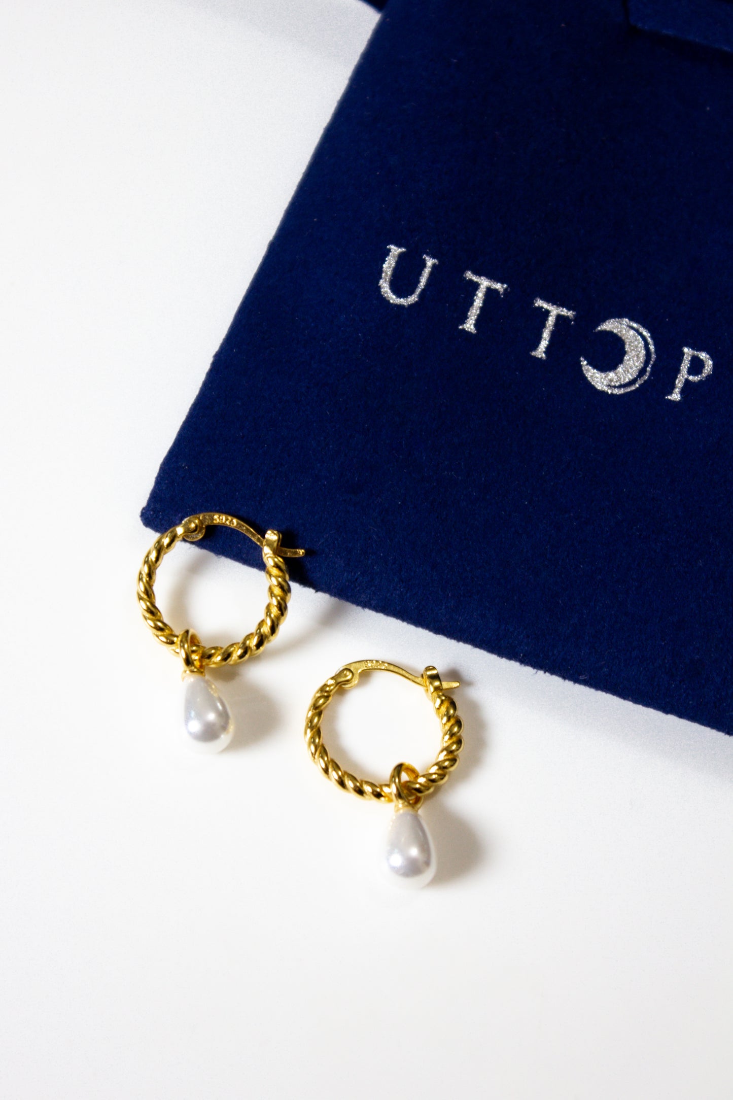 Vivianne Pearl Hoops earrings